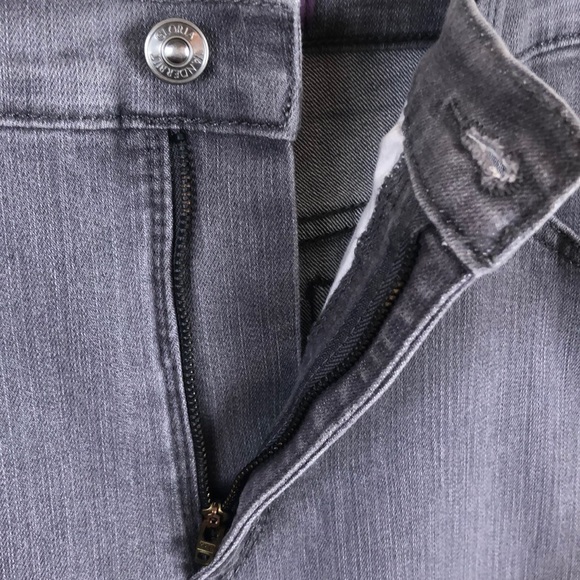 Gloria Vanderbilt Gray High Rise Amanda Style Jeans - Size 16 Petite - Picture 4 of 14